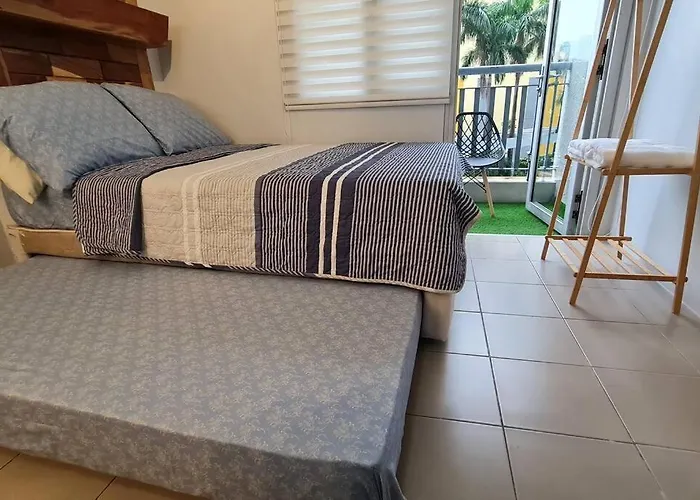 Apartment Affordable In Makati W/ Wi-fi, Netflix, Pool Manila